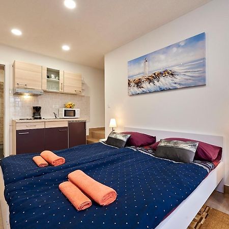 Studio apartment Bašćan Trogir Bagian luar foto