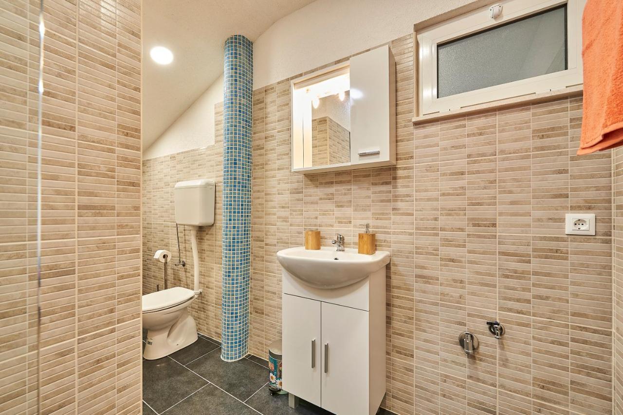 Studio apartment Bašćan Trogir Bagian luar foto