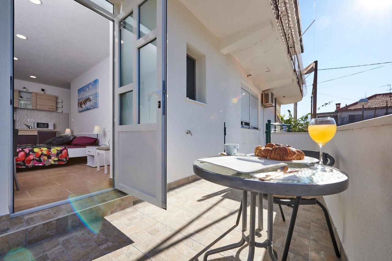 Studio apartment Bašćan Trogir Bagian luar foto